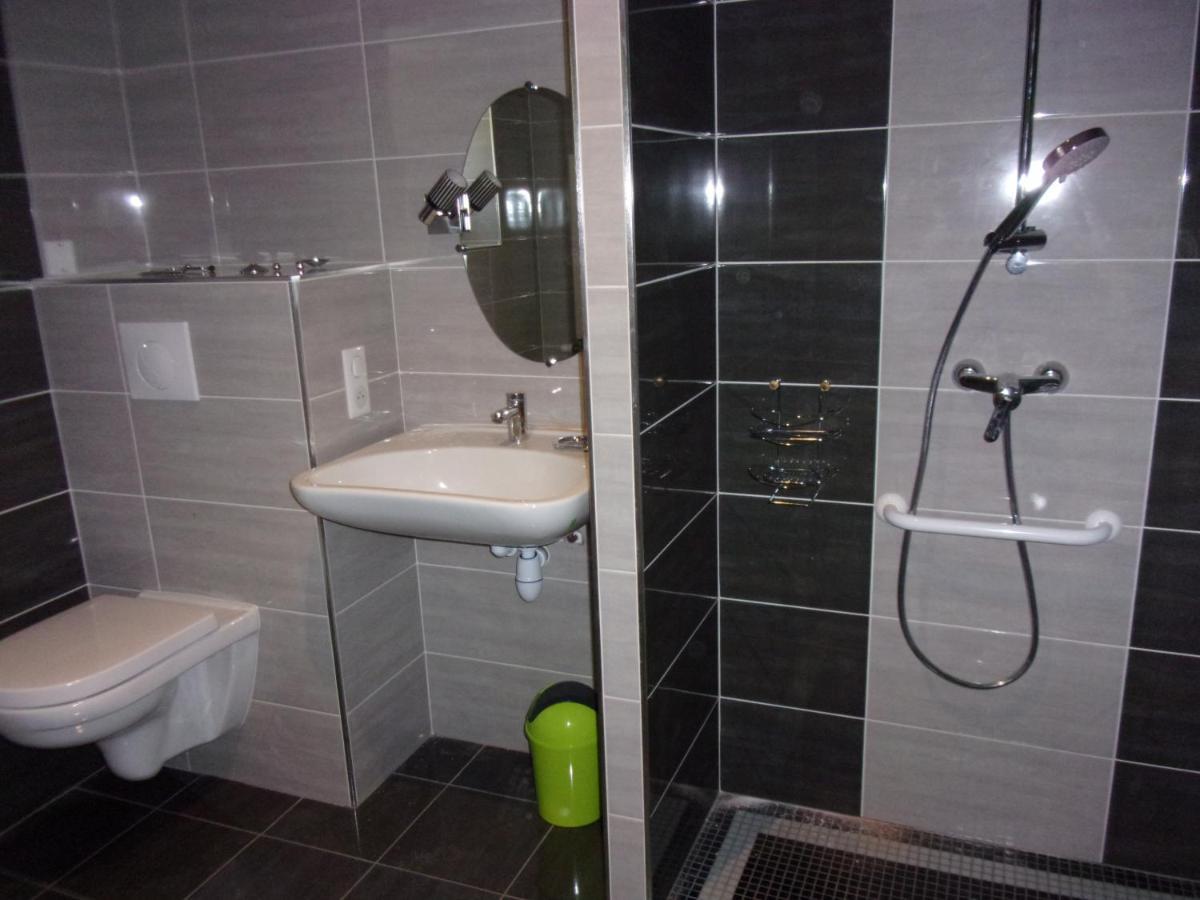 D'hotes Le Cascadou Bed & Breakfast